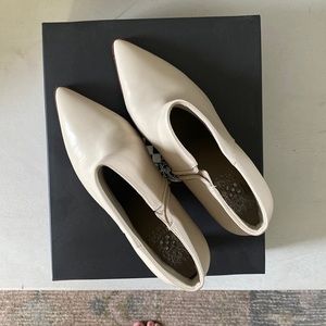 Vince Camuto pentlee cream booties in 8.5